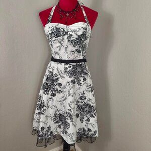 Y2K 2000s Black and White Goth Coquette Floral Homecoming Formal Halter Dress 11